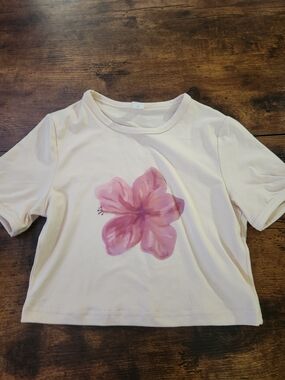 SHEIN Cream Tee with Pink Floral Print 9 Youth